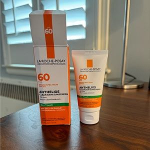 La Roche-Posay Anthelios Clear Skin Sunscreen SPF 60